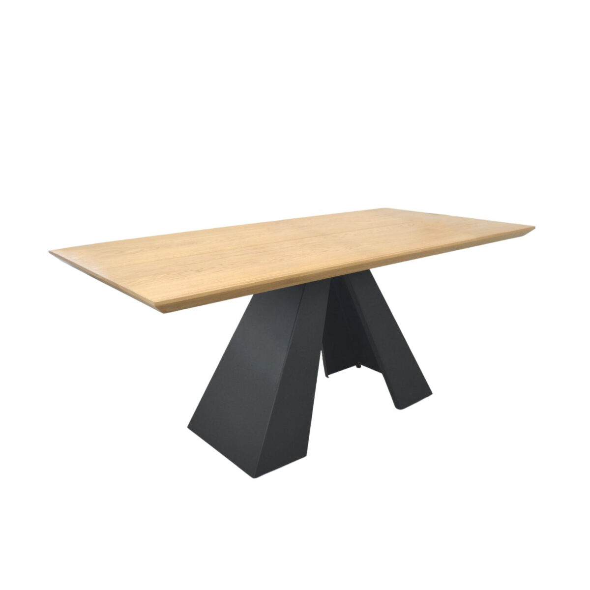 Masă CARMEN Furnir 180×90 Adaugă un strop de modernitate bucătăriei tale cu masa CARMEN Furnir 180x90. Această masă elegantă, din MDF furniruit, oferă un design contemporan, loc suficient pentru 8-10 persoane și piciorușe reglabile. Producție autohtonă, disponibilă într-o gamă variată de culori.