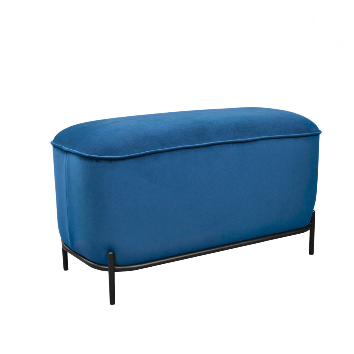 Banchetă Hippo Double Blue Descoperiți Bancheta Hippo Double Blue, un accesoriu stilat pentru livingul dumneavoastră. Fabricată din placaj și spumă poliuretanică, tapițată cu catifea, această banchetă elegantă are dimensiuni ideale: 80 cm lățime și 40 cm adâncime, cu o înălțime de 46 cm. Perfectă pentru un interior modern!