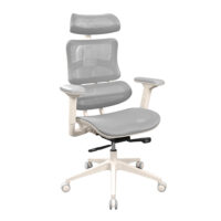 Fotoliu Birou CM-B137AW-4~Grey-White Îmbunătățește-ți productivitatea cu fotoliul de birou CM-B137AW-4 în nuanțe de gri-alb. Construcție din metal și plastic, tapițat cu plasă acrilică, cu mecanisme ajustabile pentru confort optim. Ideal pentru muncă, oferă suport lombar și brațe 3D reglabile.