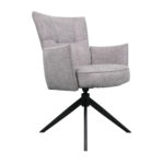 Scaun Blanc Plus Arm~Light Beige Brego-007 Descoperă scaunul BLANC PLUS Light Beige, elegant și confortabil, perfect pentru bucătăria ta. Confecționat din placaj robust și tapițat cu stofă bej luxoasă, acest scaun oferă stabilitate și un design sofisticat. Adaugă un strop de stil cu scaunele de bucătărie din seria Blanc!