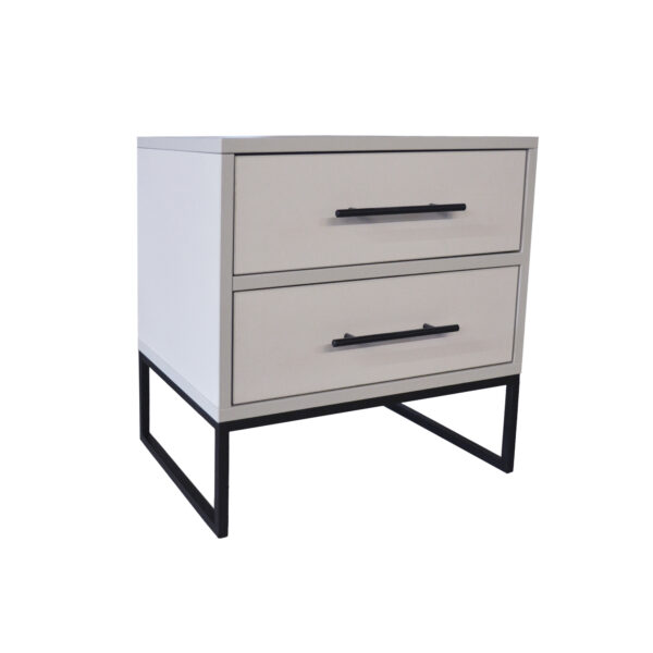 Noptieră Fabiana Dublă Descoperiți Noptiera Fabiana Dublă, o piesă de mobilier modernă din categoria noptiere, cu două sertare și un design elegant. Fabricată din PAL melaminat, oferă durabilitate și estetică, fiind perfectă pentru orice dormitor. Dimensiuni ideale: 50 cm lățime, 40 cm adâncime, 50 cm înălțime.