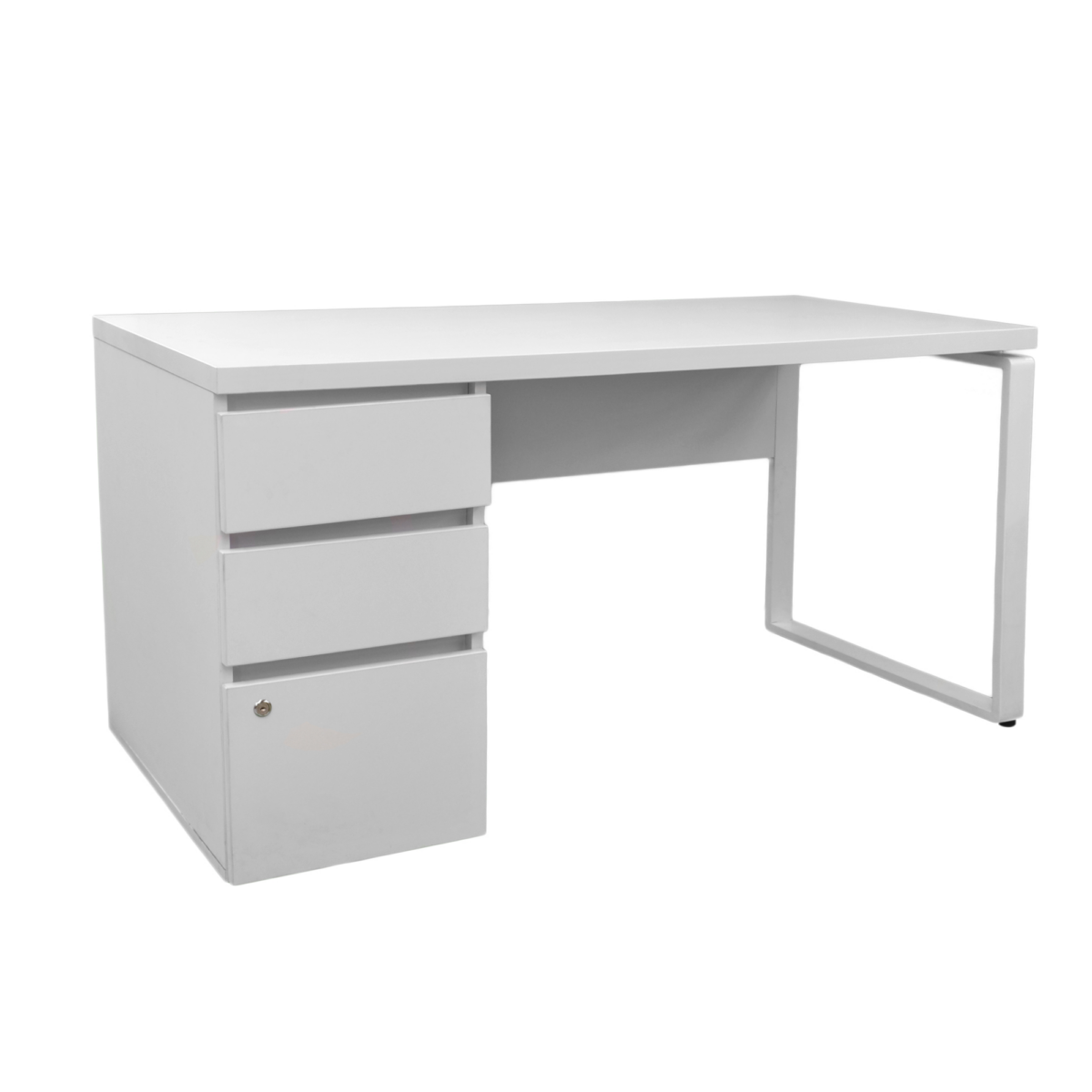 Стол Urban+Box Встроенный White 1500×680 (Бокс с левой стороны) Стол Urban+Box Встроенный White 1500×680 — идеальный выбор для современного офиса. Оснащён тремя ящиками, стойкая ламинированная столешница и регулируемые ножки обеспечивают удобство и функциональность. Создайте эргономичное пространство для работы!