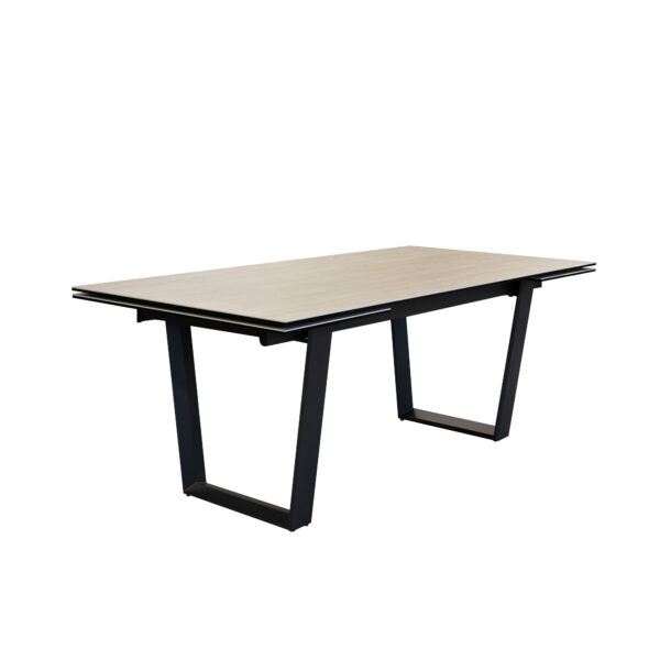 Masa Exstensibila Moly 2000/2500/3000*980 Descoperiți Masa Extensibilă Moly, ideală pentru un dining modern! Cu un blat din ceramică termorezistentă și un design elegant, această masă se extinde ușor la 250/300 cm, oferind confort și spațiu pentru invitați. Perfectă pentru utilizare zilnică sau evenimente festive!