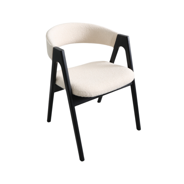 Scaun Rustic White+Black Legs Descoperiți Scaunul Rustic – o alegere durabilă și elegantă, realizată din lemn de frasin. Cu un șezut și spătar confortabil, tapițat cu stofă, acest scaun este ideal pentru orice decor, oferind stabilitate și rezistență. Perfect pentru uz casnic sau comercial!